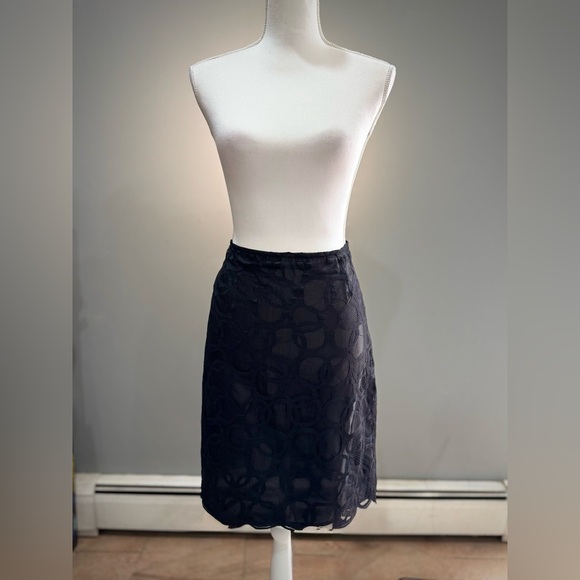 Black Kenar Lace Silky Skirt Size 8 EUC - Picture 1 of 5